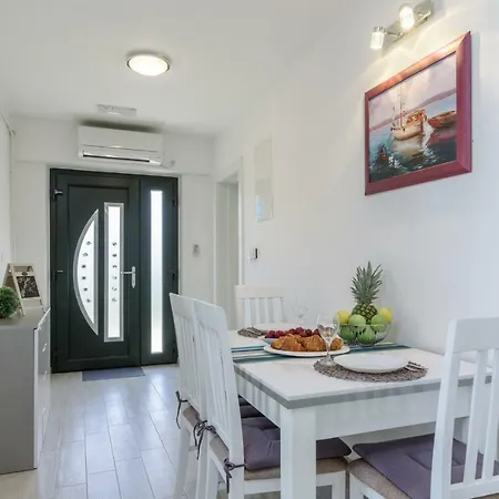 Marina Apartman Trogir