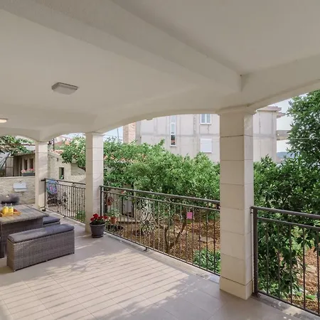 Apartament Marina